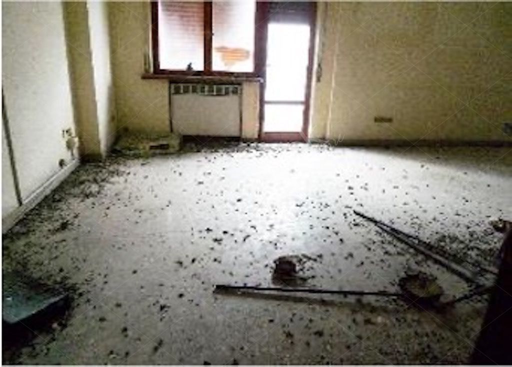 Complesso direzionale composto da sei unit� immobiliari ad uso ufficio in Ancona