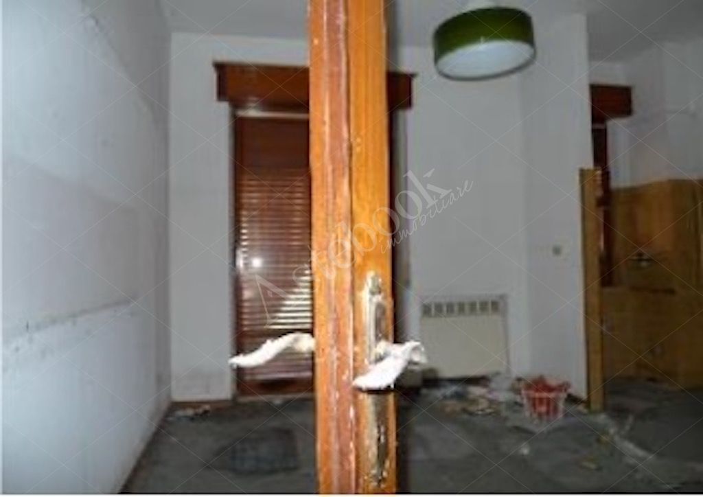 Complesso direzionale composto da sei unit� immobiliari ad uso ufficio in Ancona