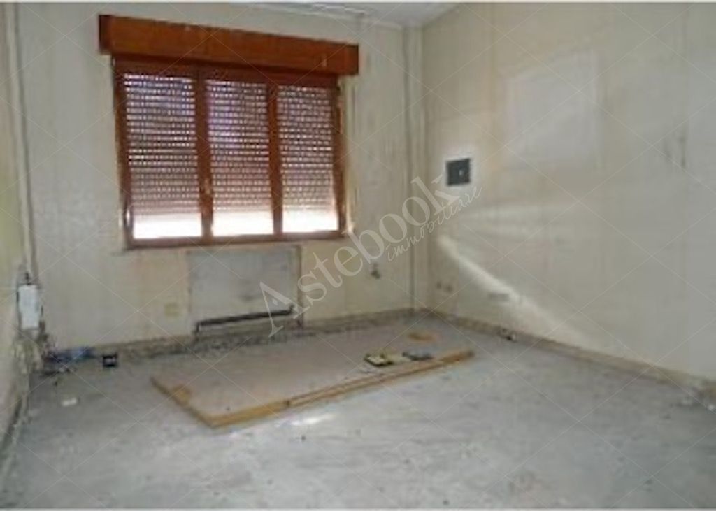 Complesso direzionale composto da sei unit� immobiliari ad uso ufficio in Ancona