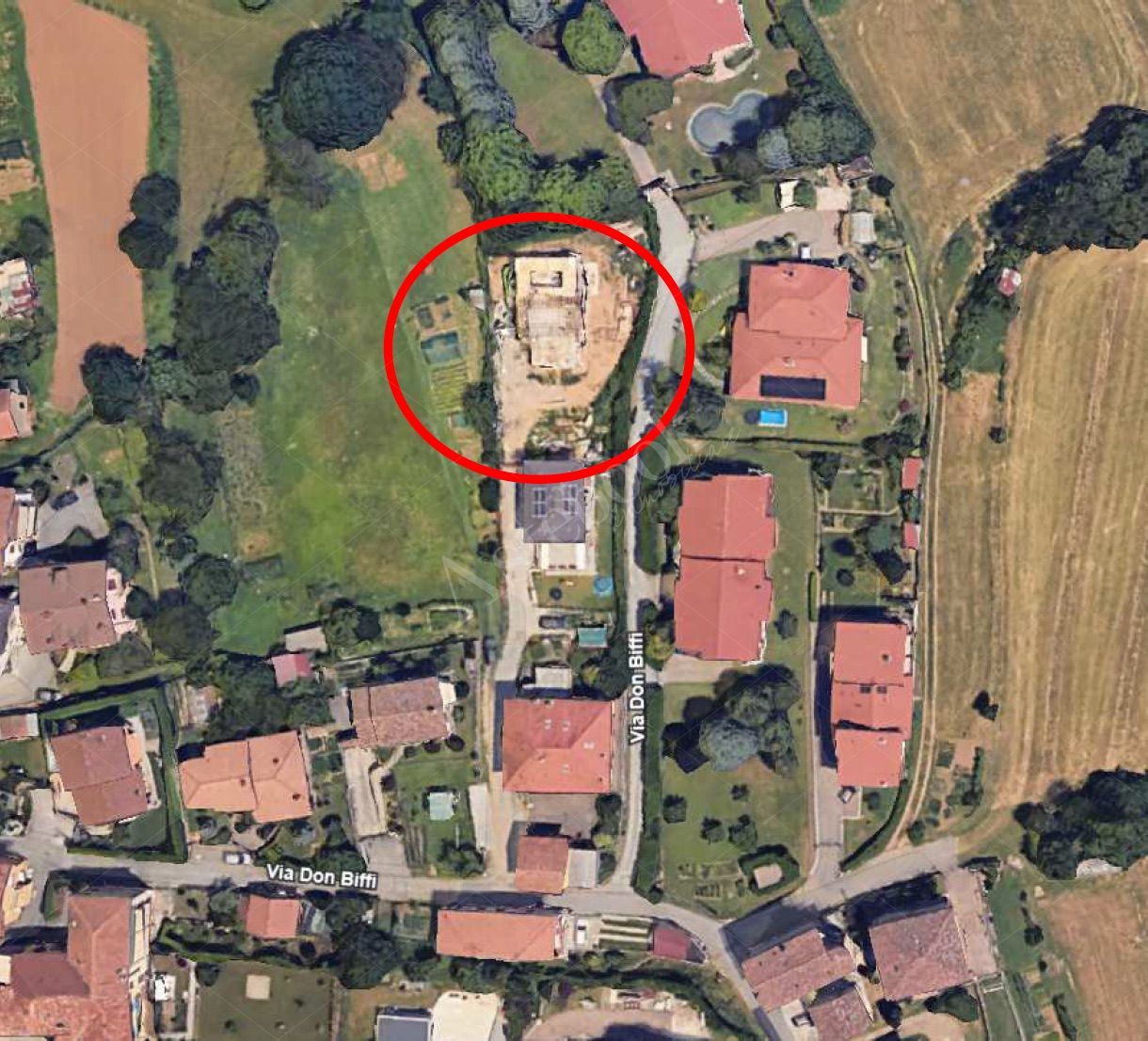 Terreni edificabili di 1.093 mq con fabbricato al rustico in Missaglia