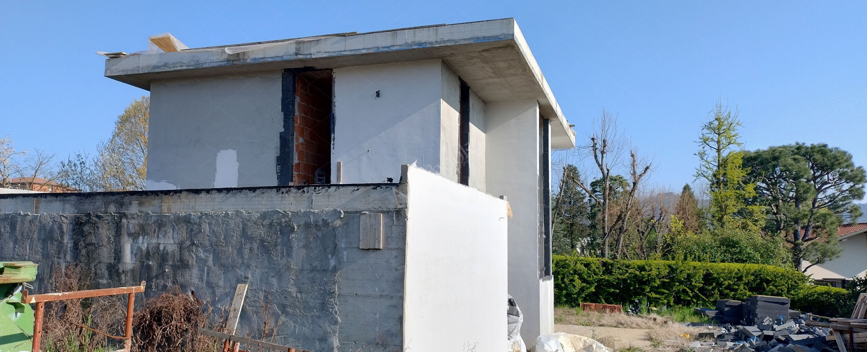 Terreni edificabili di 1.093 mq con fabbricato al rustico in Missaglia