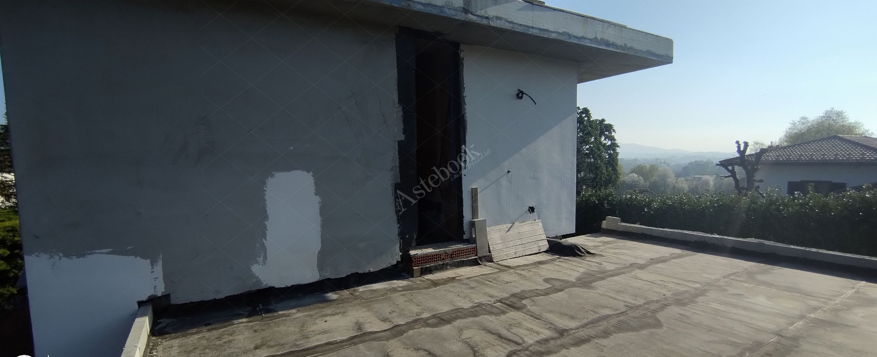 Terreni edificabili di 1.093 mq con fabbricato al rustico in Missaglia