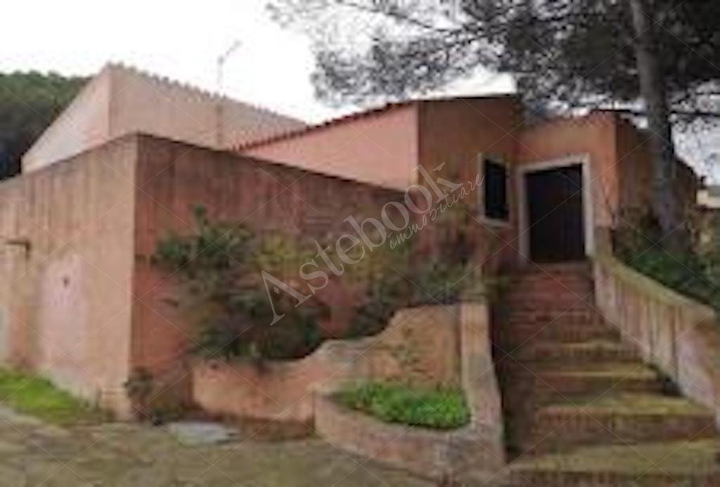 Villino indipendente con piscina privata e giardino in Arzachena 
