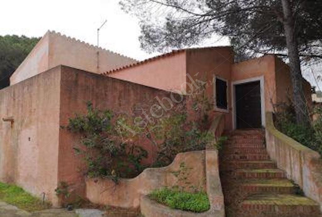 Villino indipendente con piscina privata e giardino in Arzachena 
